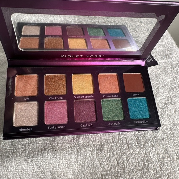 Violet Voss Vibrant Glam Eyeshadow Palette - Picture 3 of 4